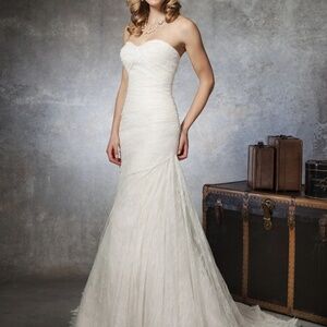 Justin Alexander Wedding dress- never worn